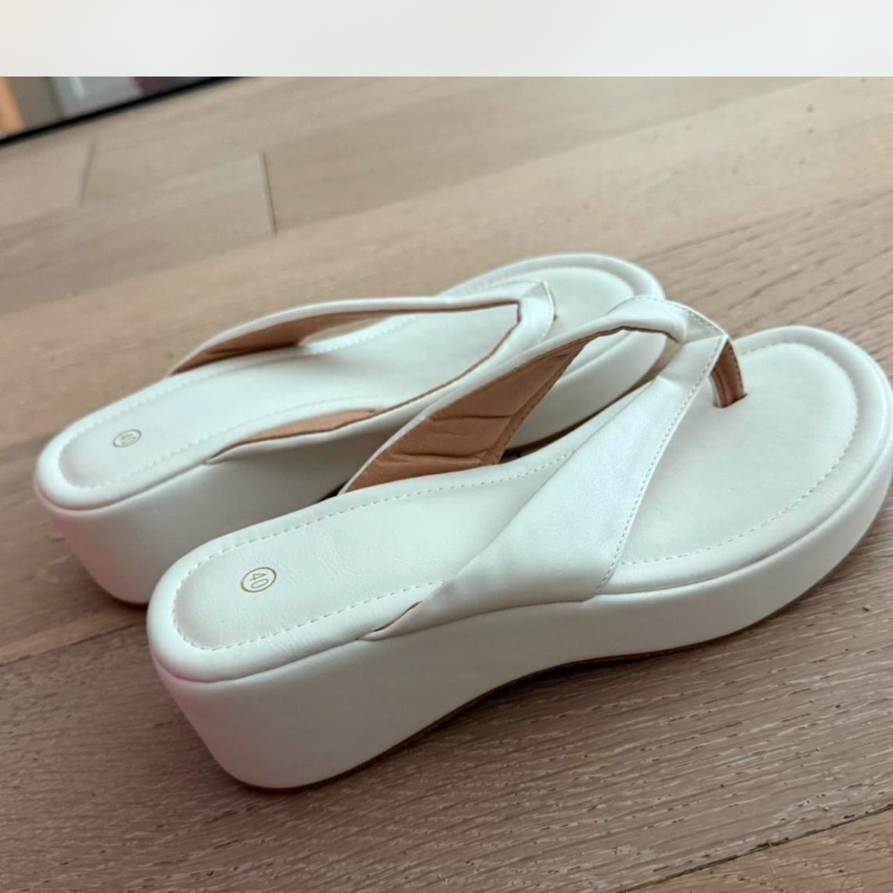 White wedges
